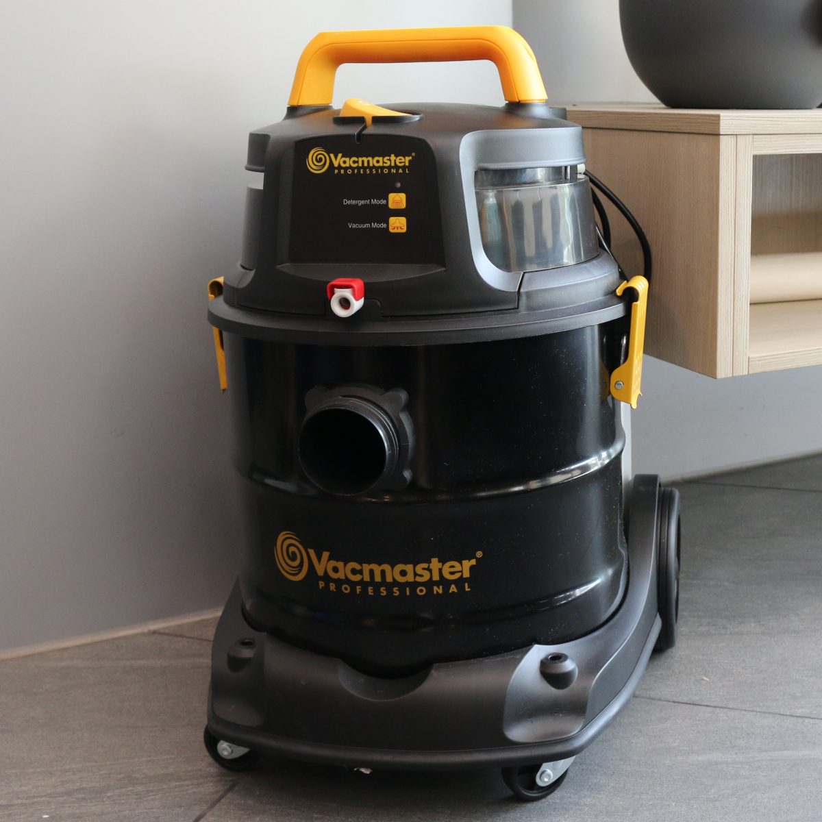 VACMASTER INDUSTRIAL GRADE 20L 3 IN 1 WET & DRY CARPET VACUUM CLEANER